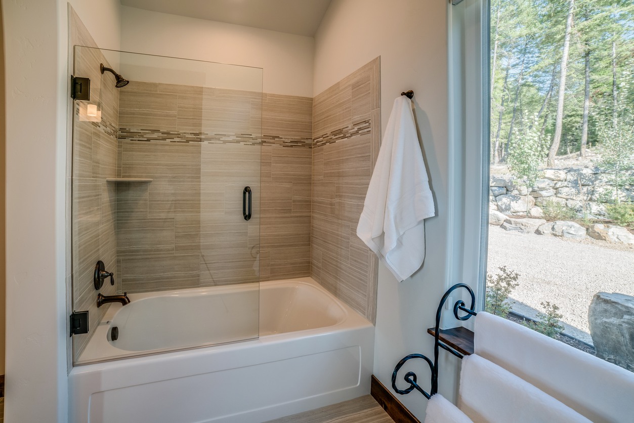 Shower & Tub Installation in Centerville